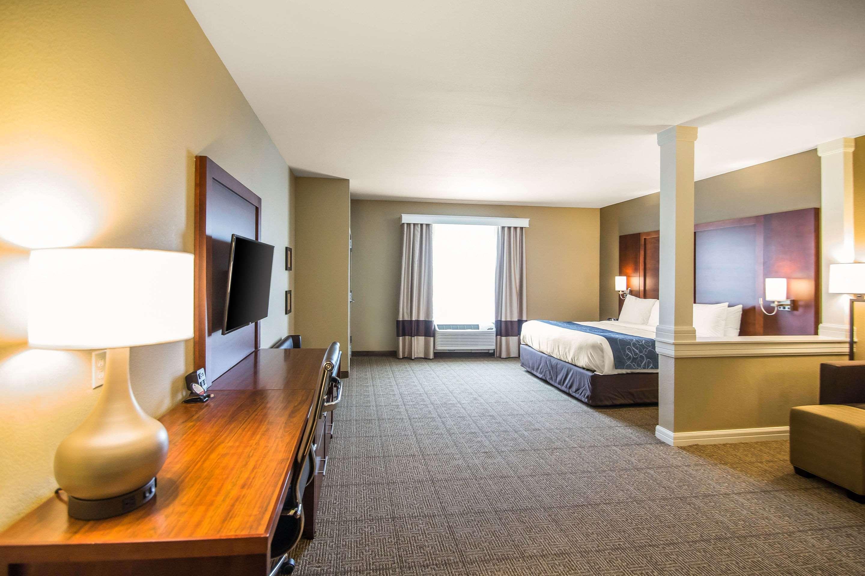 Comfort Suites - Dodge City Εξωτερικό φωτογραφία