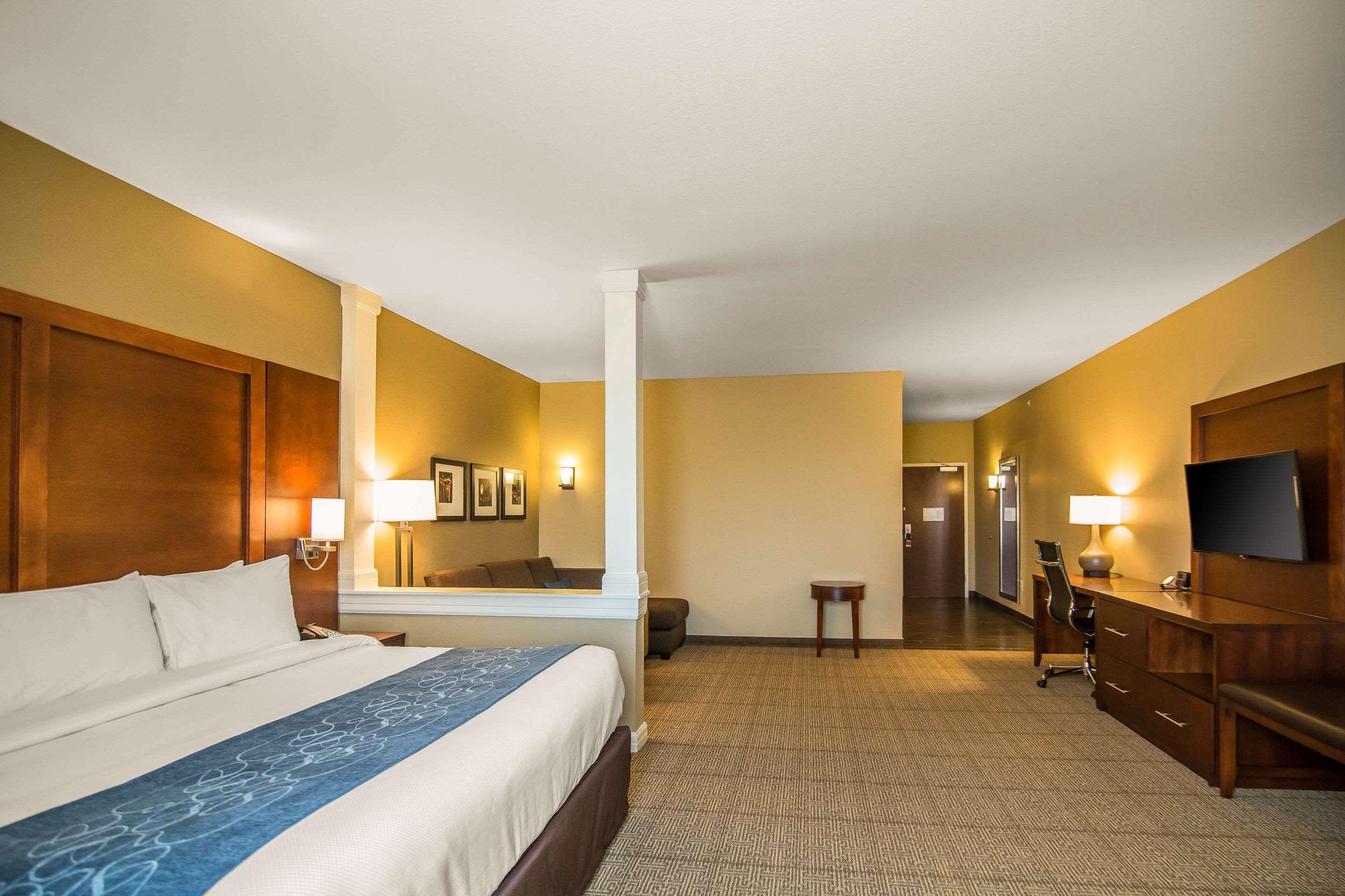 Comfort Suites - Dodge City Εξωτερικό φωτογραφία